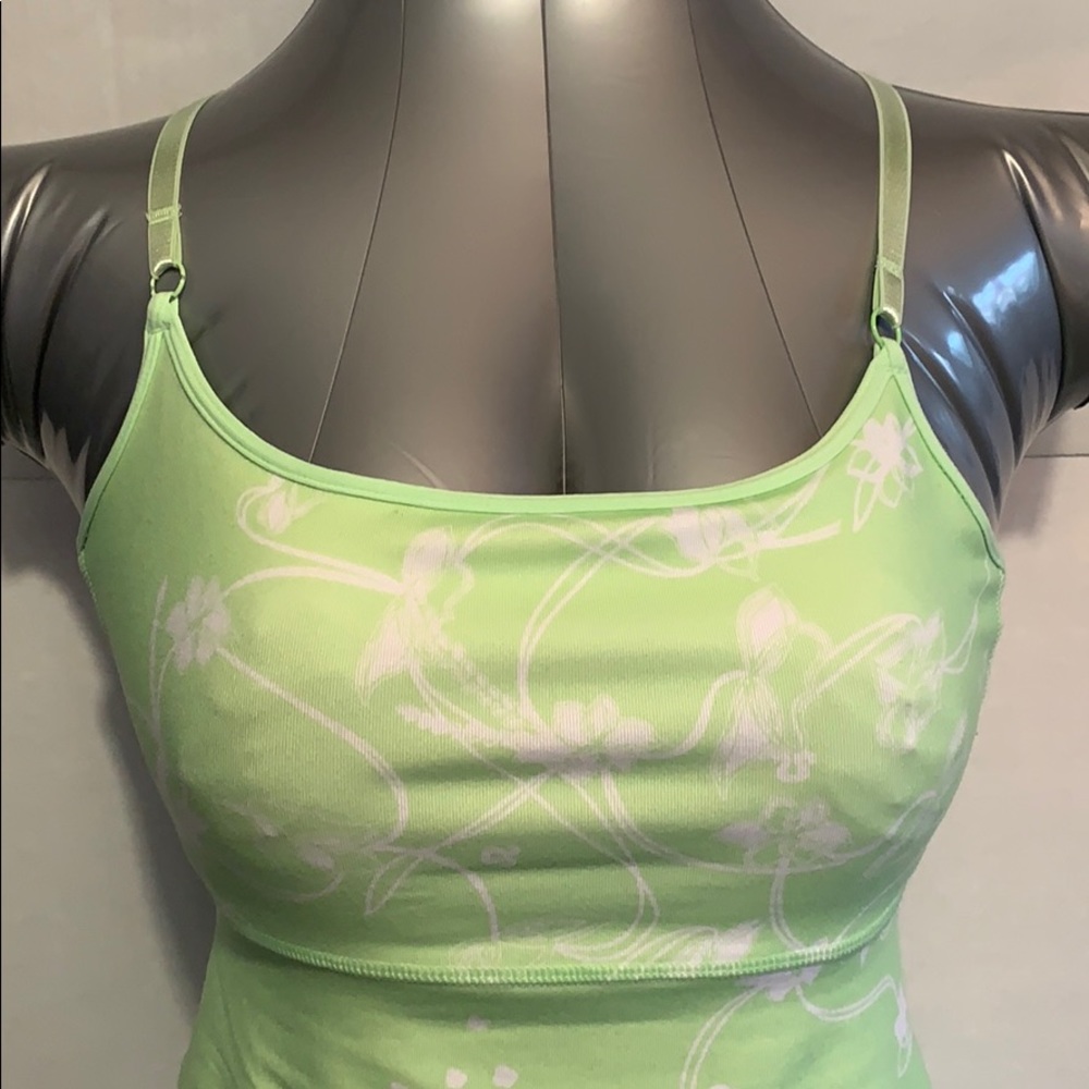 Lululemon criss cross tank 2? 4?